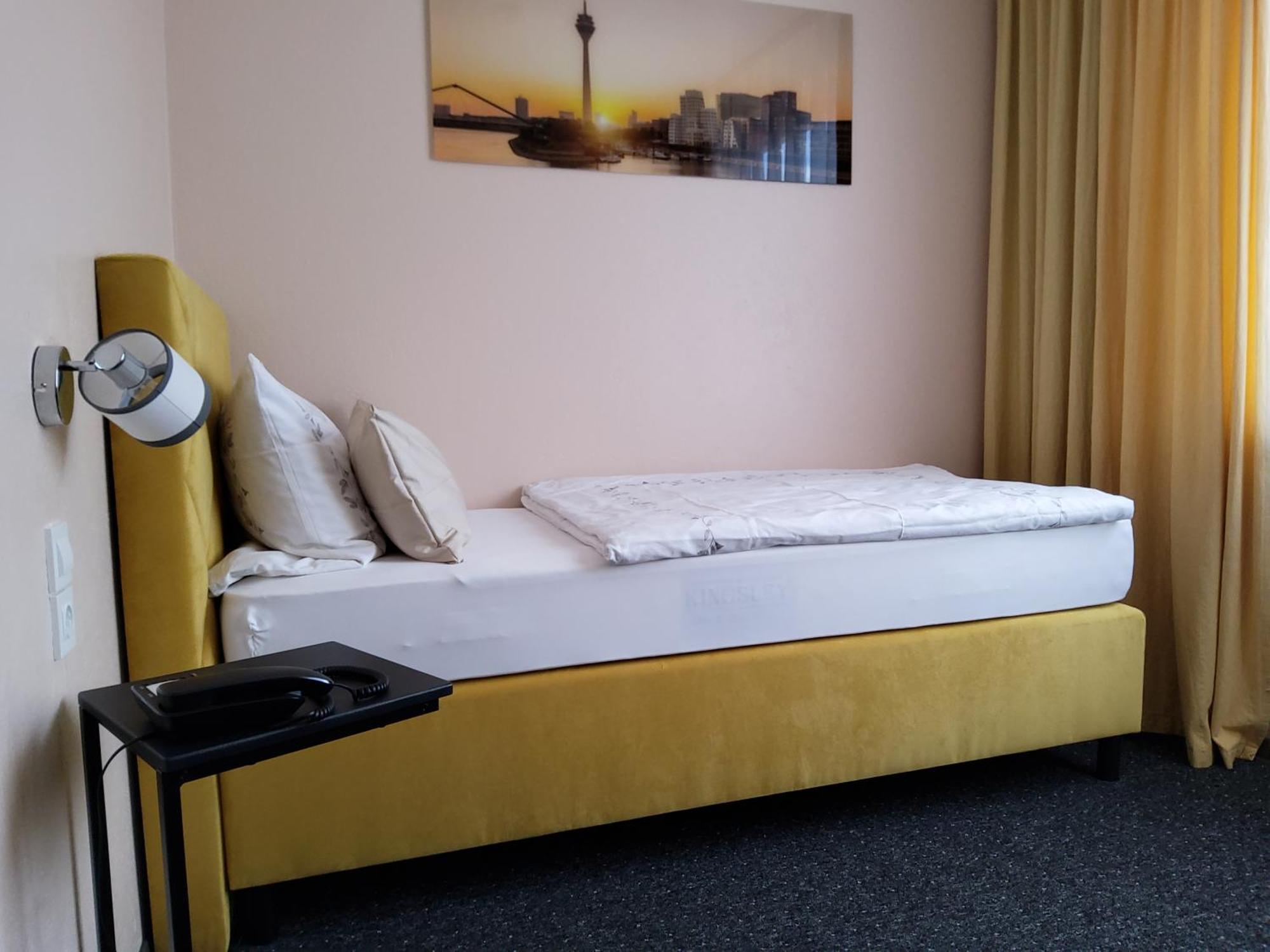 Schloss Hotel Gbr Düsseldorf Esterno foto